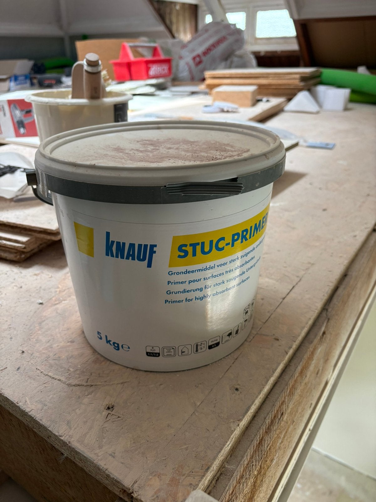 Knauf stuc primer - restant - bijna vol - 5 kg, Ophalen, Zo goed als nieuw, Wit