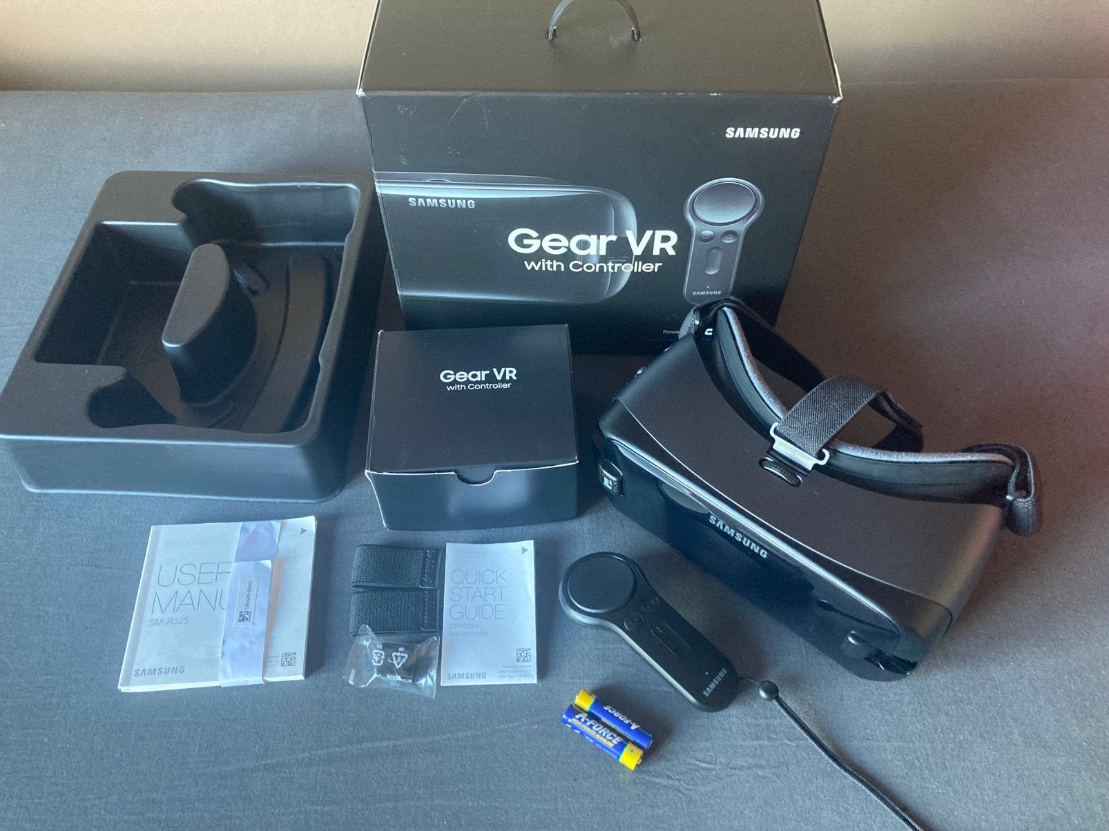 Samsung Gear VR met Controller (SM-R325) Compleet, Ophalen of Verzenden, Zo goed als nieuw, VR-bril, Telefoon