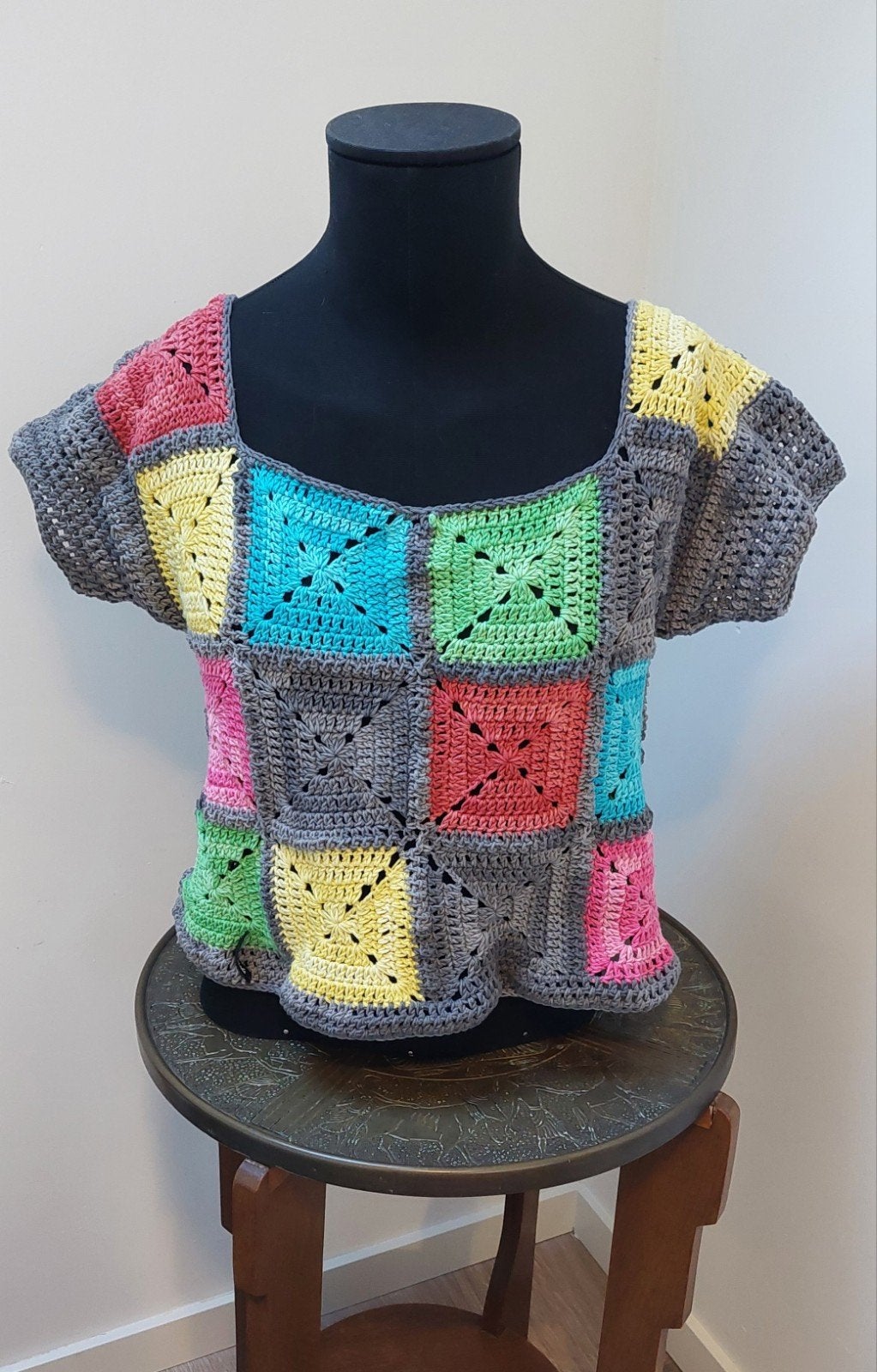 Unieke gehaakte Granny Square Top retrostijl, Kleding | Dames, Maat 42/44 (L), Nieuw, Ophalen of Verzenden, Handgemaakt