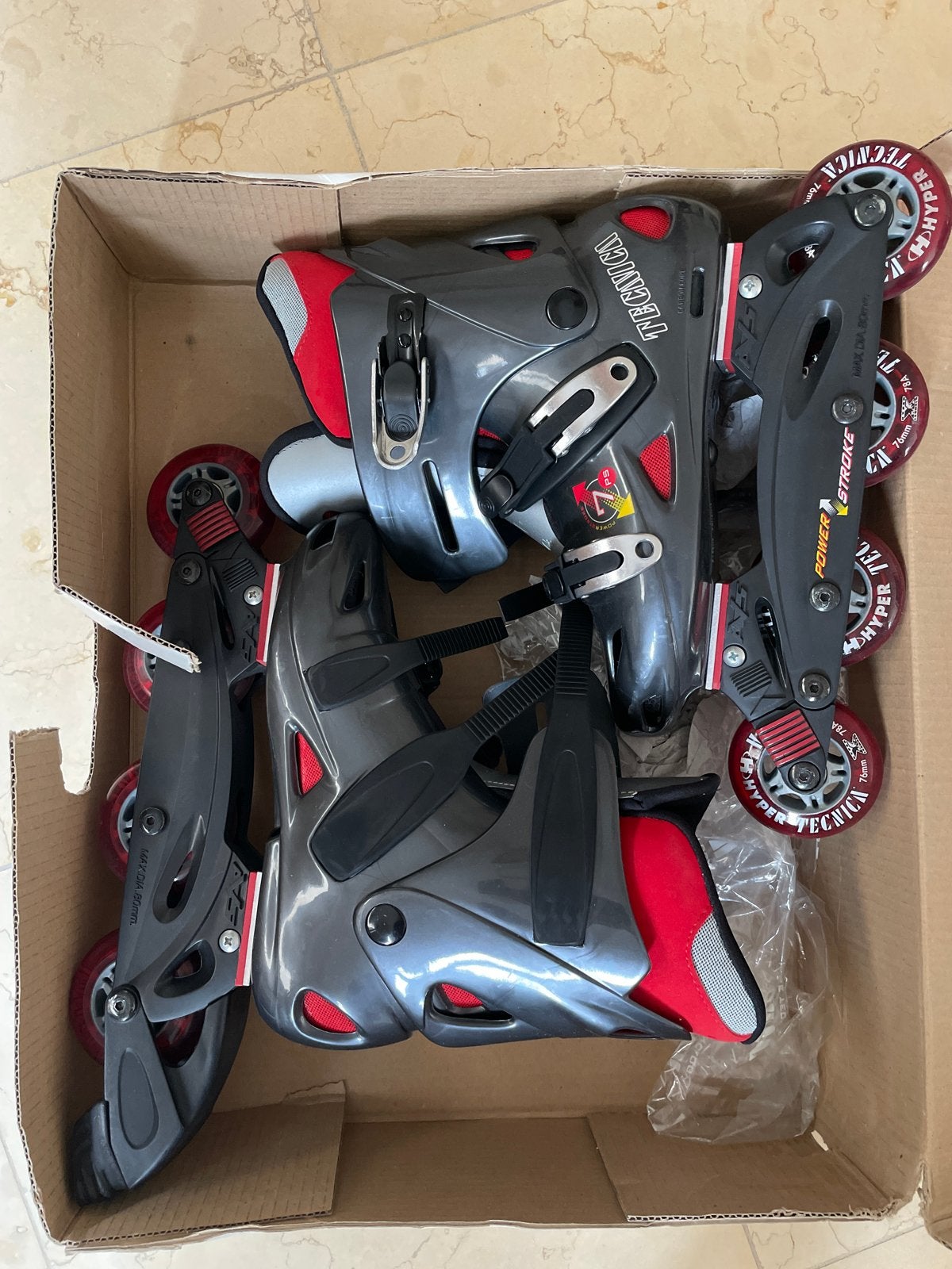 Tecnica skeelers verstelbaar (38.5-40.5), Ophalen, Verstelbaar, Zo goed als nieuw, Inline skates 4 wielen