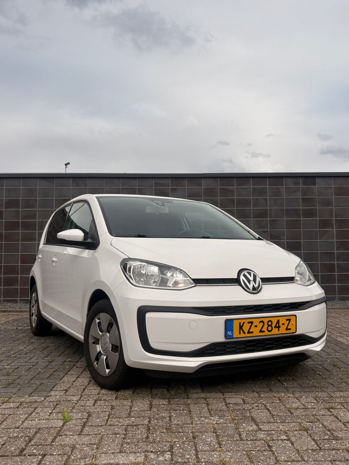 Volkswagen up! 1.0 44KW 5-DRS 2017, Voorwielaandrijving, Stof, 4 stoelen, Wit