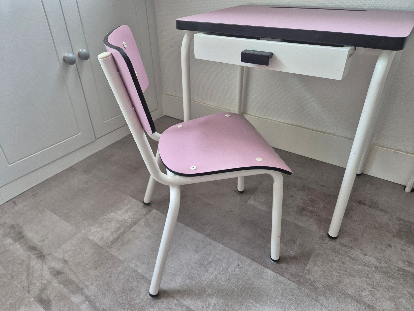 Les gambettes kinderset (bureau en stoeltje), Ophalen, Gebruikt, Kinderen