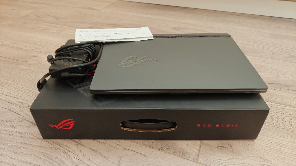 Foto 3 van ASUS ROG Strix G15 (144Hz) | Ryzen 7 | RTX 3050 + Doos & Bon