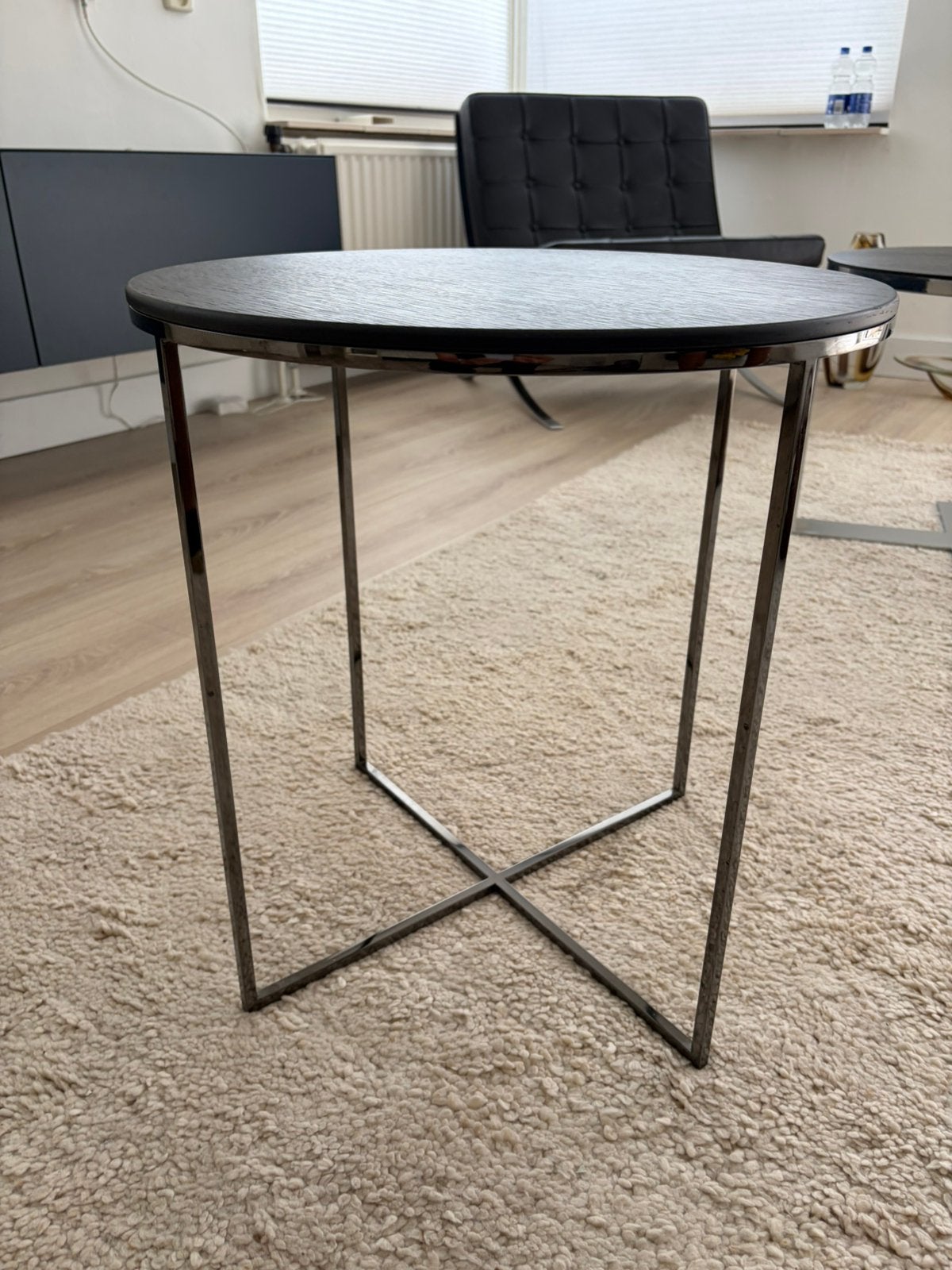 Minotti design bijzettafel – zwart eiken / metaal, Huis en Inrichting, Tafels | Bijzettafels, Minder dan 55 cm, Metaal of Aluminium
