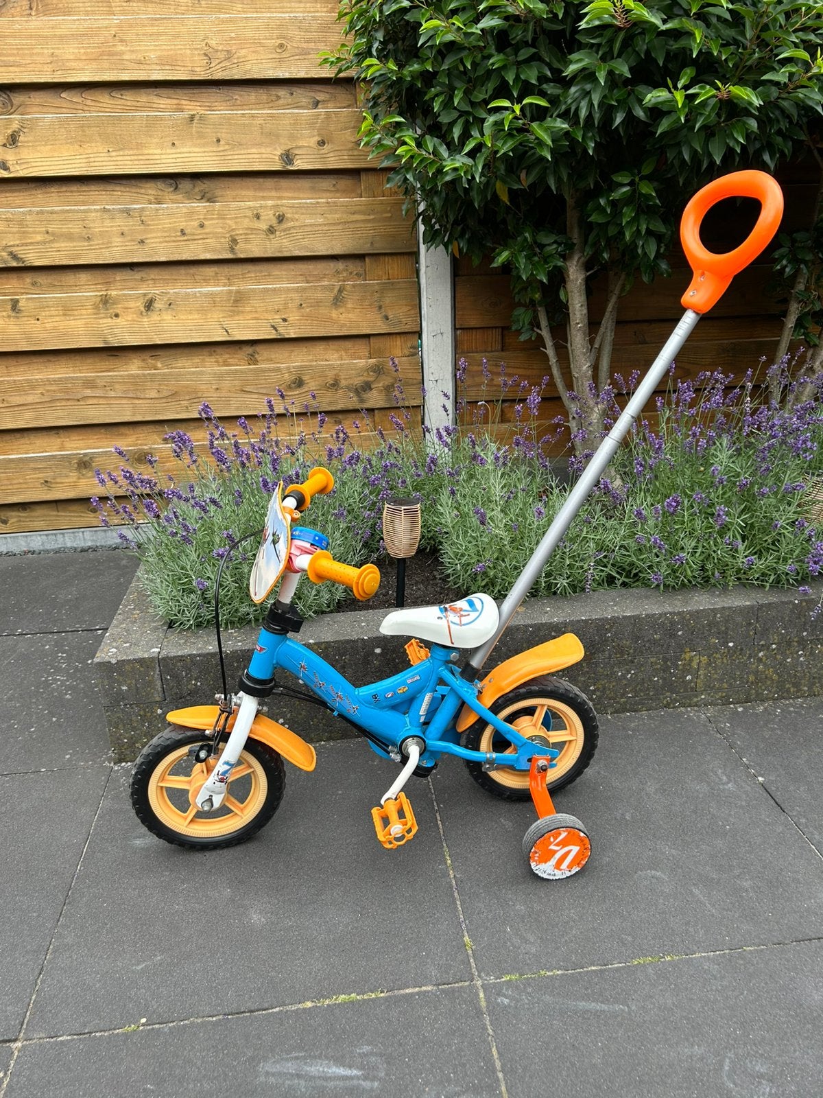 Kinderfietsje met zijwieltjes en duwstang, Ophalen, Gebruikt, Terugtraprem, Duwstang