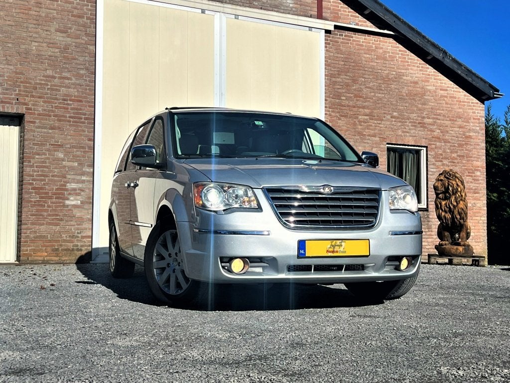 Chrysler Grand Voyager 4.0 V6 LIMITED OPEN-DAK SWIVEL&GO+TAF, Automaat, Gebruikt, Automatische klimaatregeling, 7 stoelen