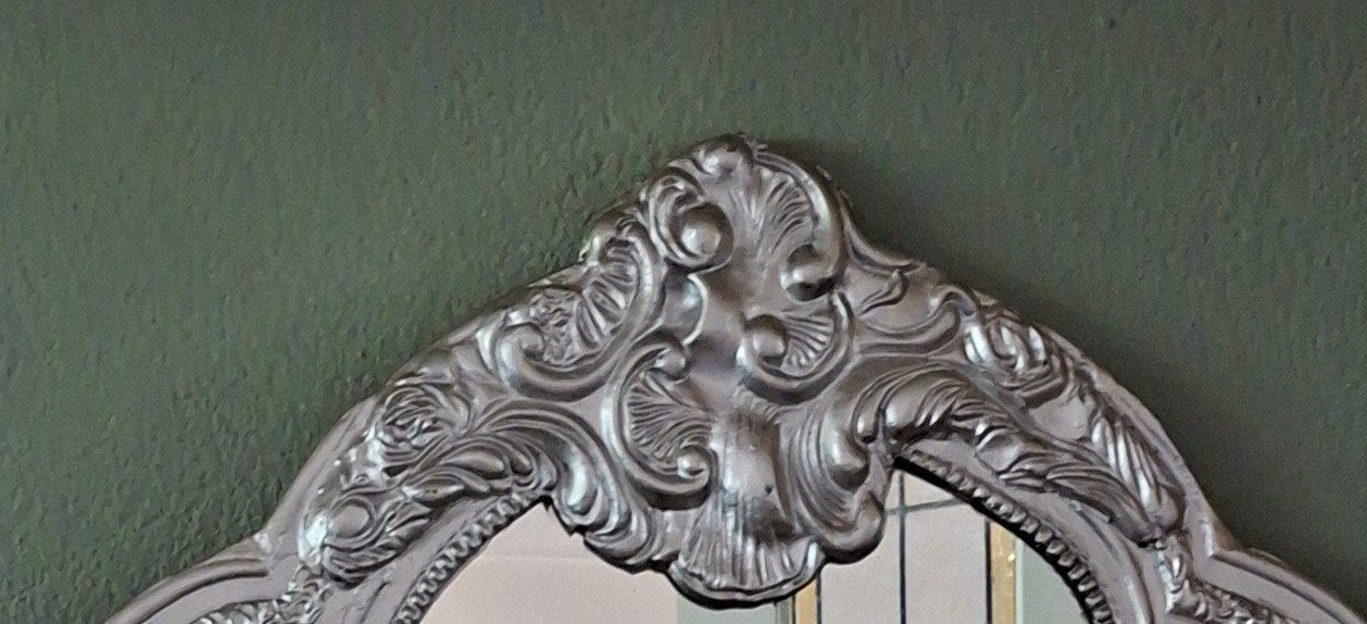 Foto 2 van Brocante Barok spiegel zilverkleurige kuifspiegel