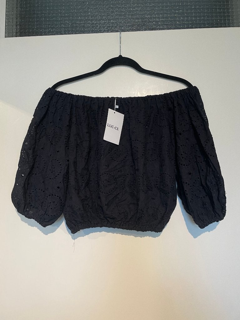 Zwarte broderie pof off shoulder mouwen crop top mt M / L, Maat 38/40 (M), Ophalen of Verzenden, Zo goed als nieuw, Lange mouw