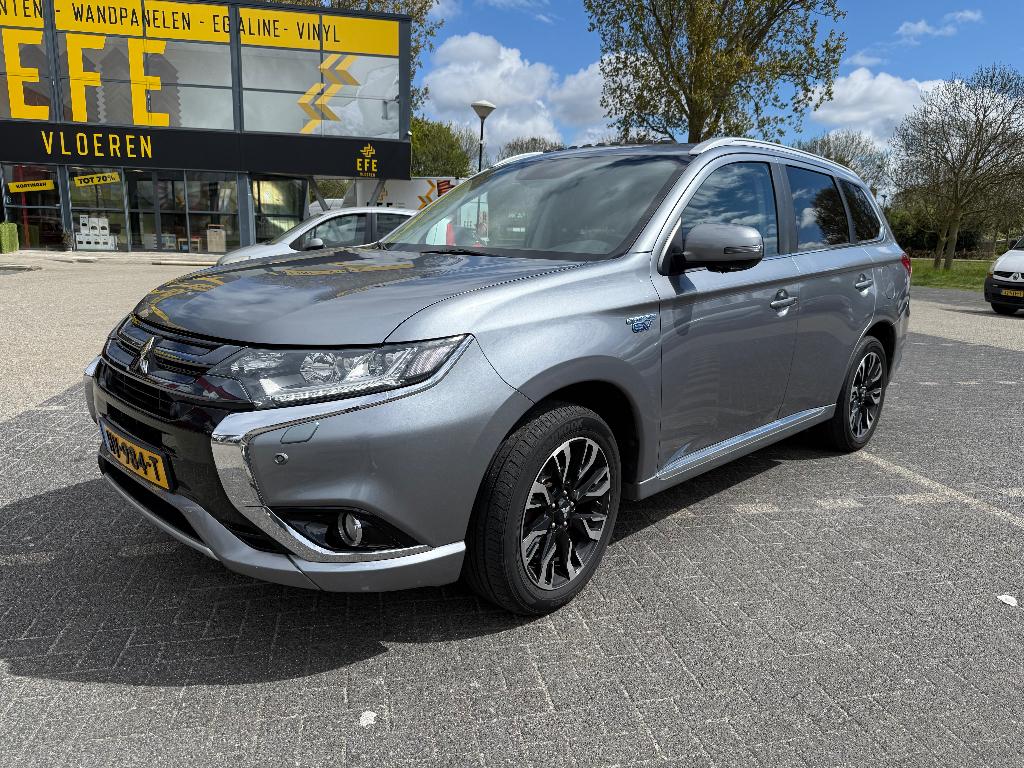 Mitsubishi Outlander MY2016| Vol opt| Adapt CC| Pano| Trekh., 1998 cc, Outlander, 4 cilinders, 1820 kg
