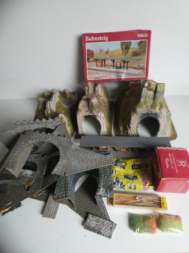 Te koop vintage partij baandelen voor spoor H0, Hobby en Vrije tijd, Modeltreinen | H0, Gebruikt, Brug, Tunnel of Gebouw, Gelijkstroom of Wisselstroom