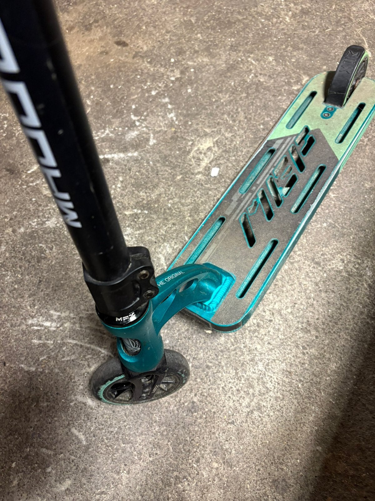 Madgear stunt step, Ophalen of Verzenden, Gebruikt, Gewone step