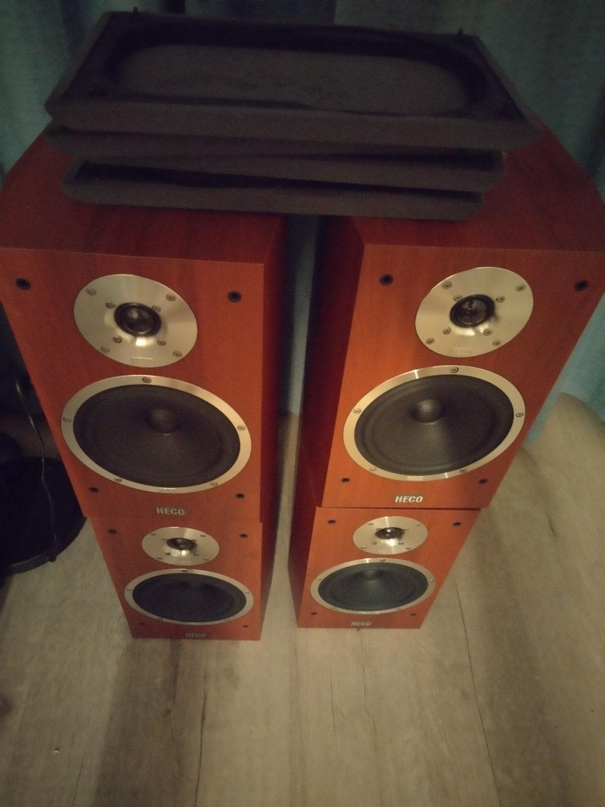 4x Heco Metas 300 speakers met beugels - Goed geluid, Audio, Tv en Foto, Luidsprekers, Gebruikt, Ophalen of Verzenden, 60 tot 120 watt