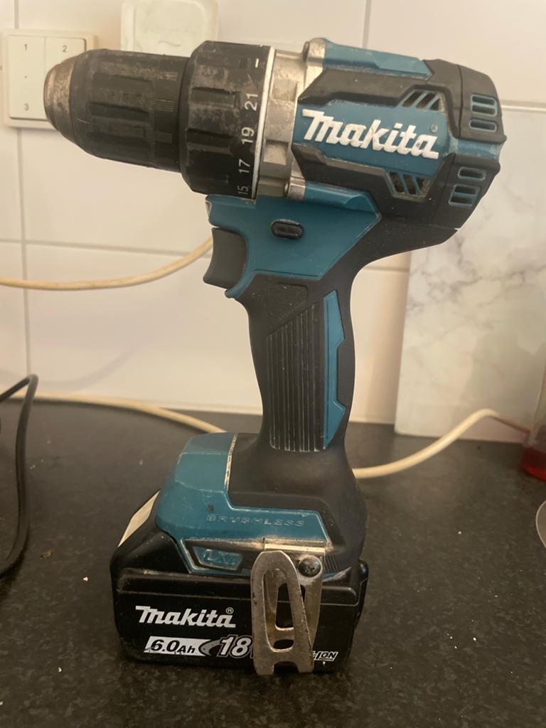 Makita Accuboormachine 18V 6.0Ah - Zo goed als nieuw, Ophalen, 600 watt of meer, Klopboormechanisme, Zo goed als nieuw