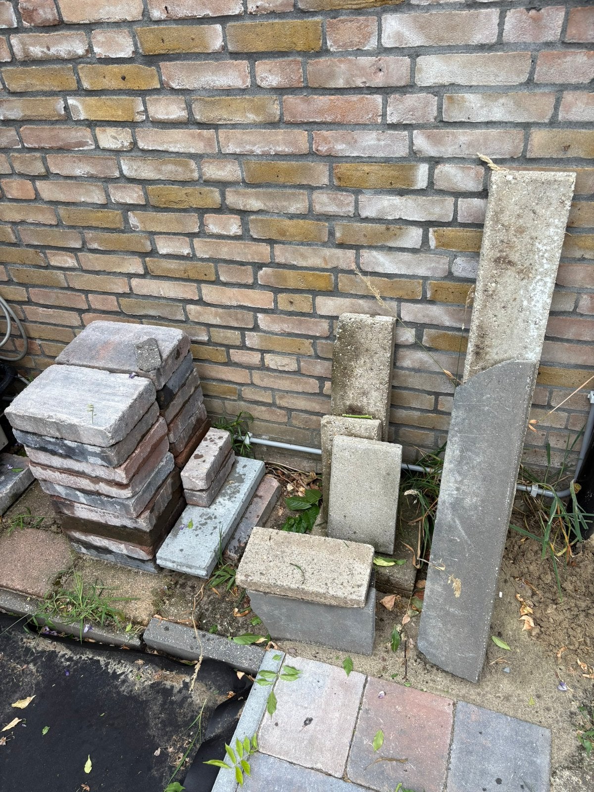 Gratis stenen, Tuin en Terras, Ophalen, Zo goed als nieuw, Beton, Klinkers