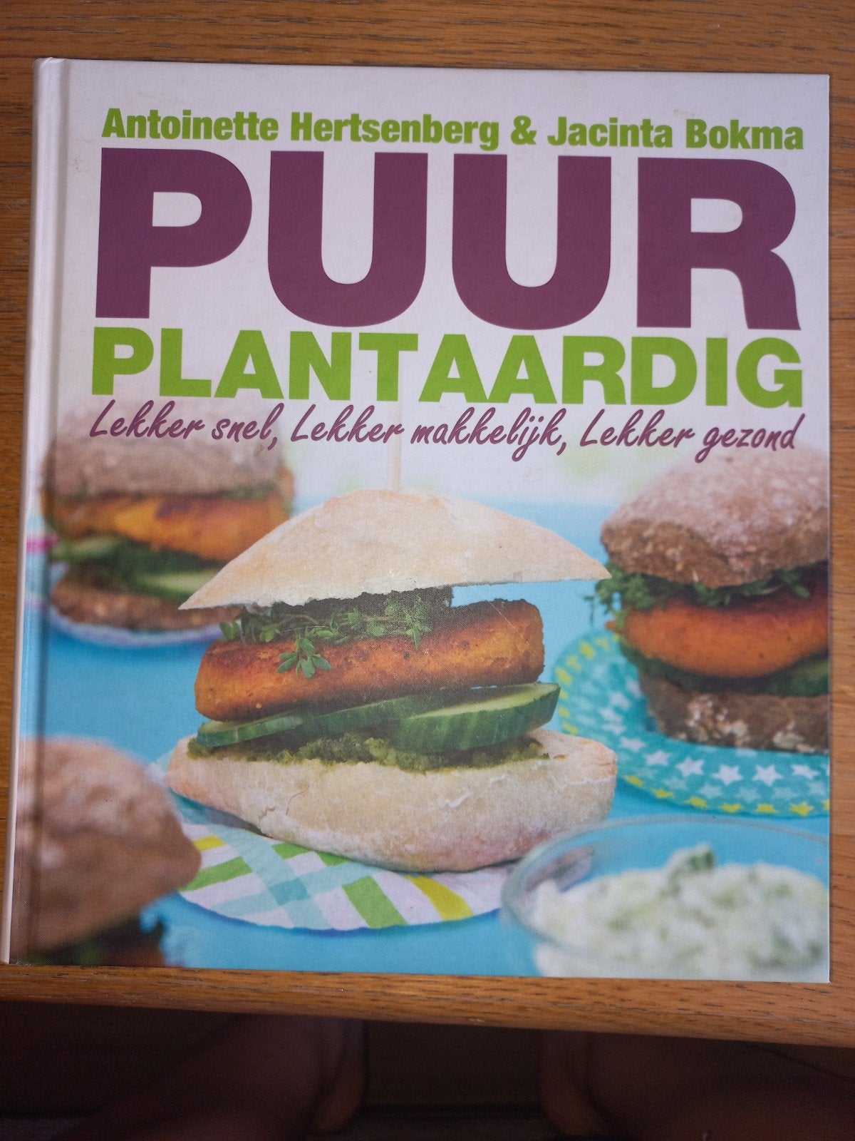Puur Plantaardig - Antoinette Hertsenberg & Jacinta Bokma, Hoofdgerechten, Gezond koken, Ophalen of Verzenden, Zo goed als nieuw