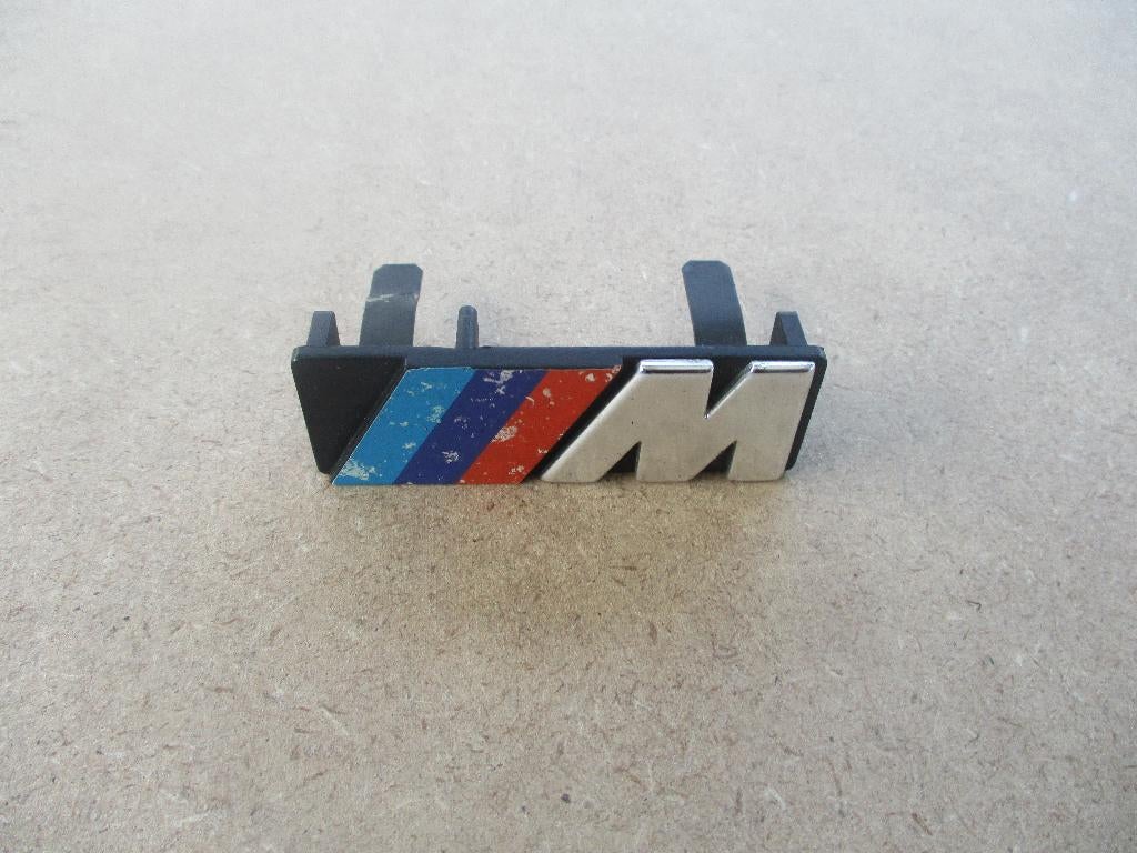BMW M grille embleem 51141884015, Auto-onderdelen, Gebruikt, Voor, Motorkap, BMW