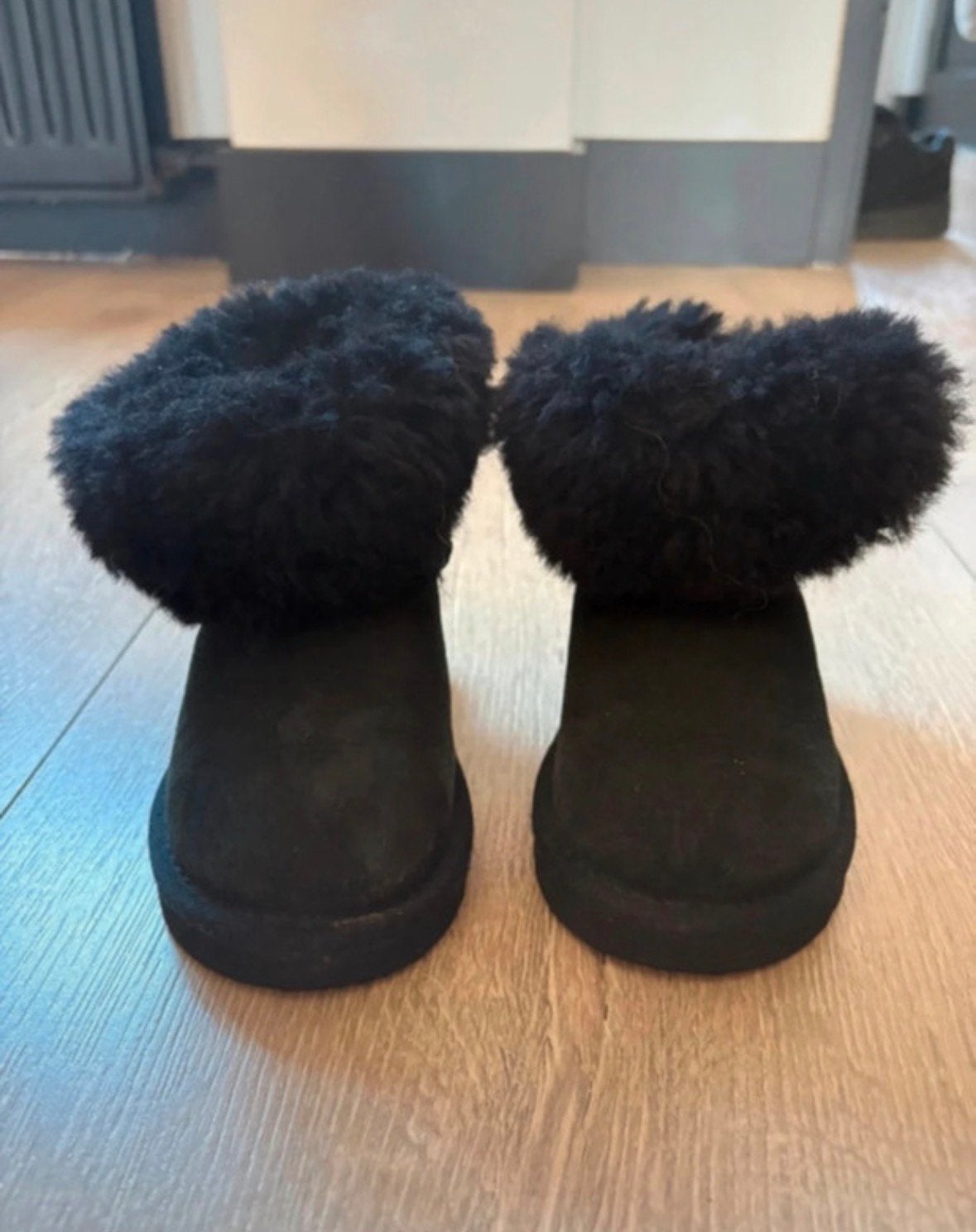 Zwarte UGG Australia laarsjes, Ophalen of Verzenden, Zo goed als nieuw, Meisje, Laarzen