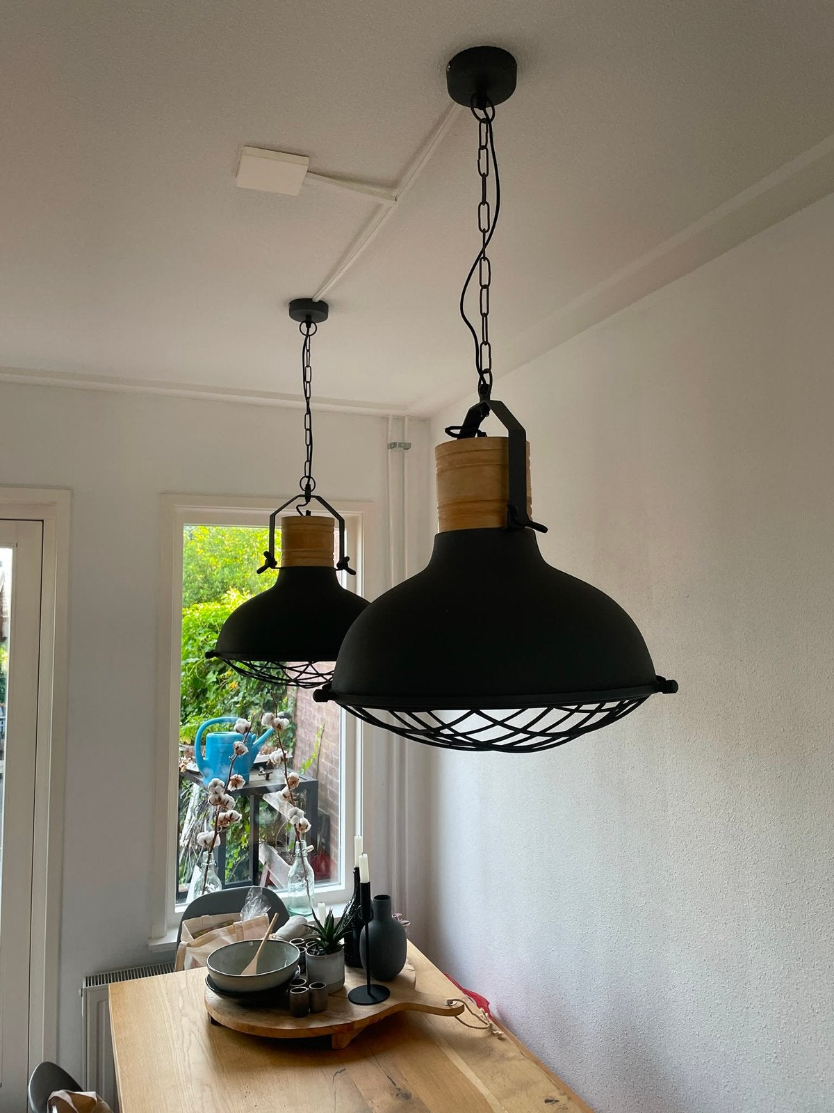 Twee industriële donker grijze hanglampen, Ophalen, Zo goed als nieuw