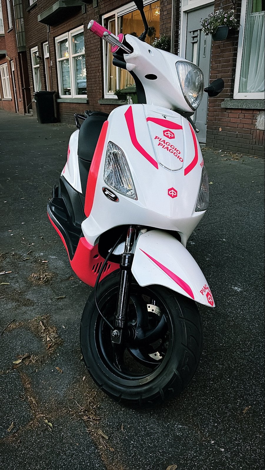 Piaggio fly KAPPENSET!, Fietsen en Brommers, Scooters | Piaggio, Ophalen of Verzenden, Zo goed als nieuw, Benzine, Zip
