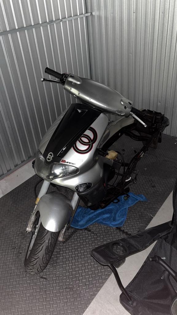 Gilera runner en skipper in onderdelen !zie beschrijving!, Fietsen en Brommers, Scooters | Piaggio, Ophalen of Verzenden, Zo goed als nieuw