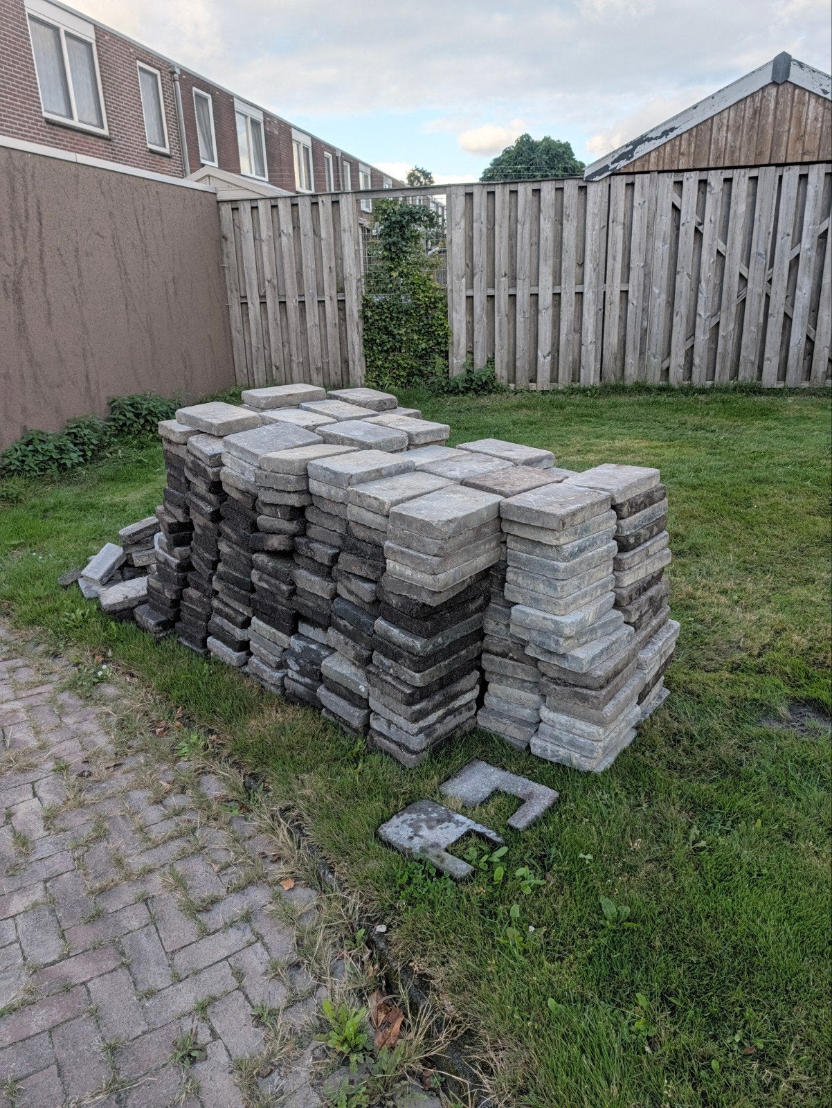 Gebruikte terrastegels - gratis af te halen, Tuin en Terras, Ophalen, Gebruikt, 10 m² of meer, Beton