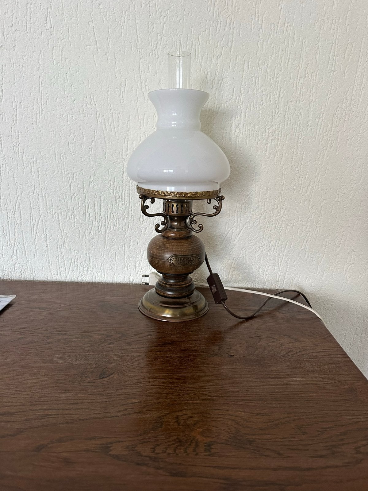 Vintage Tafellamp met Melkglas Kap, Gebruikt, Vintage, Wit, Glas