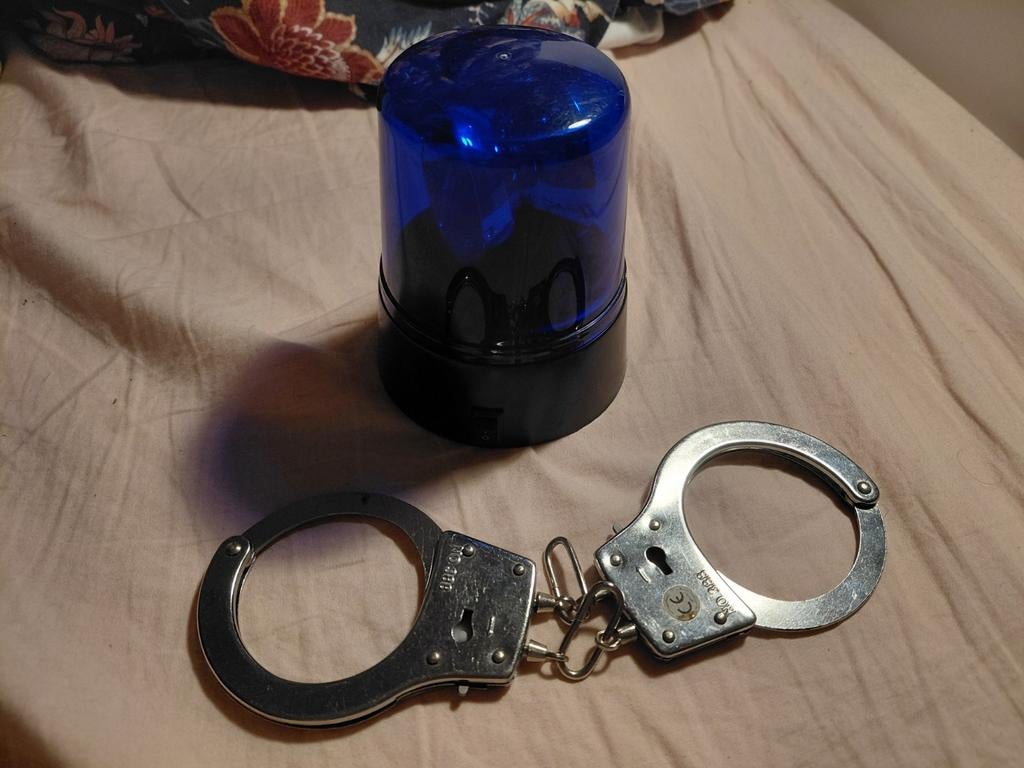 Police Set : kids toys. Toy gun. + siren + handcuff, Ophalen of Verzenden, Zo goed als nieuw