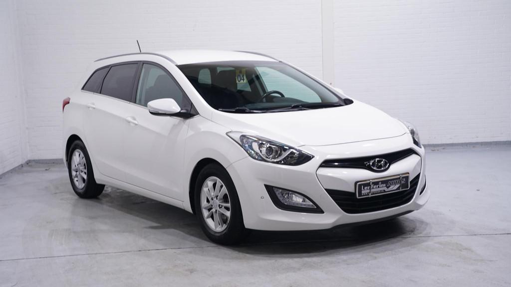 Hyundai i30 Wagon 1.6 GDI Business Edition Navi PDC v+a Clim, Auto's, Voorwielaandrijving, Euro 5, 135 pk, Gebruikt