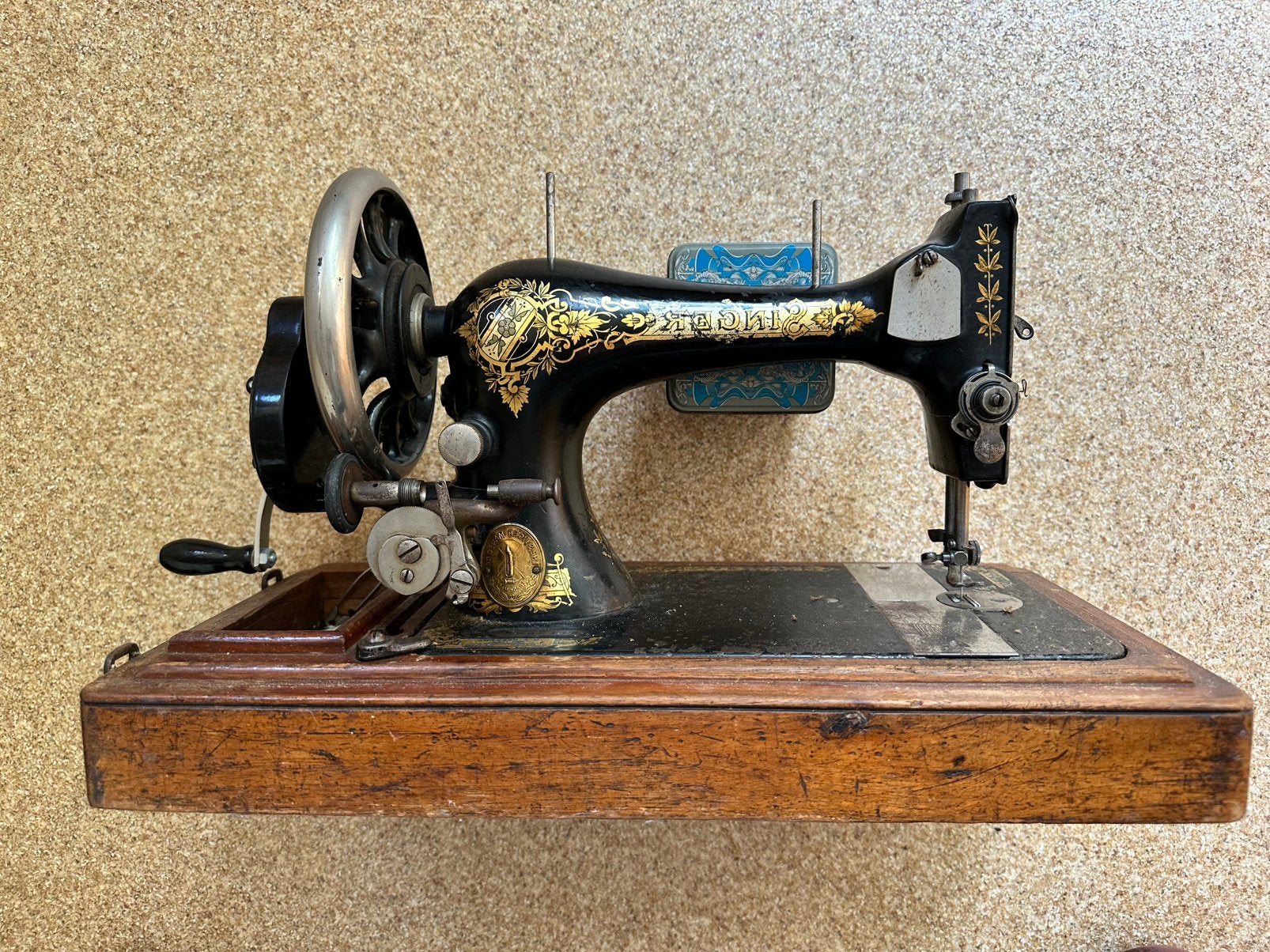 Retro handnaaimachine met koffer., Antiek en Kunst, Antiek | Naaimachines, Ophalen