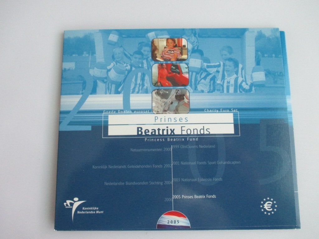 Goede Doelen set Beatrix fonds 2005 bu, Postzegels en Munten, Munten | Nederland, Ophalen of Verzenden, Koningin Beatrix, Euro's