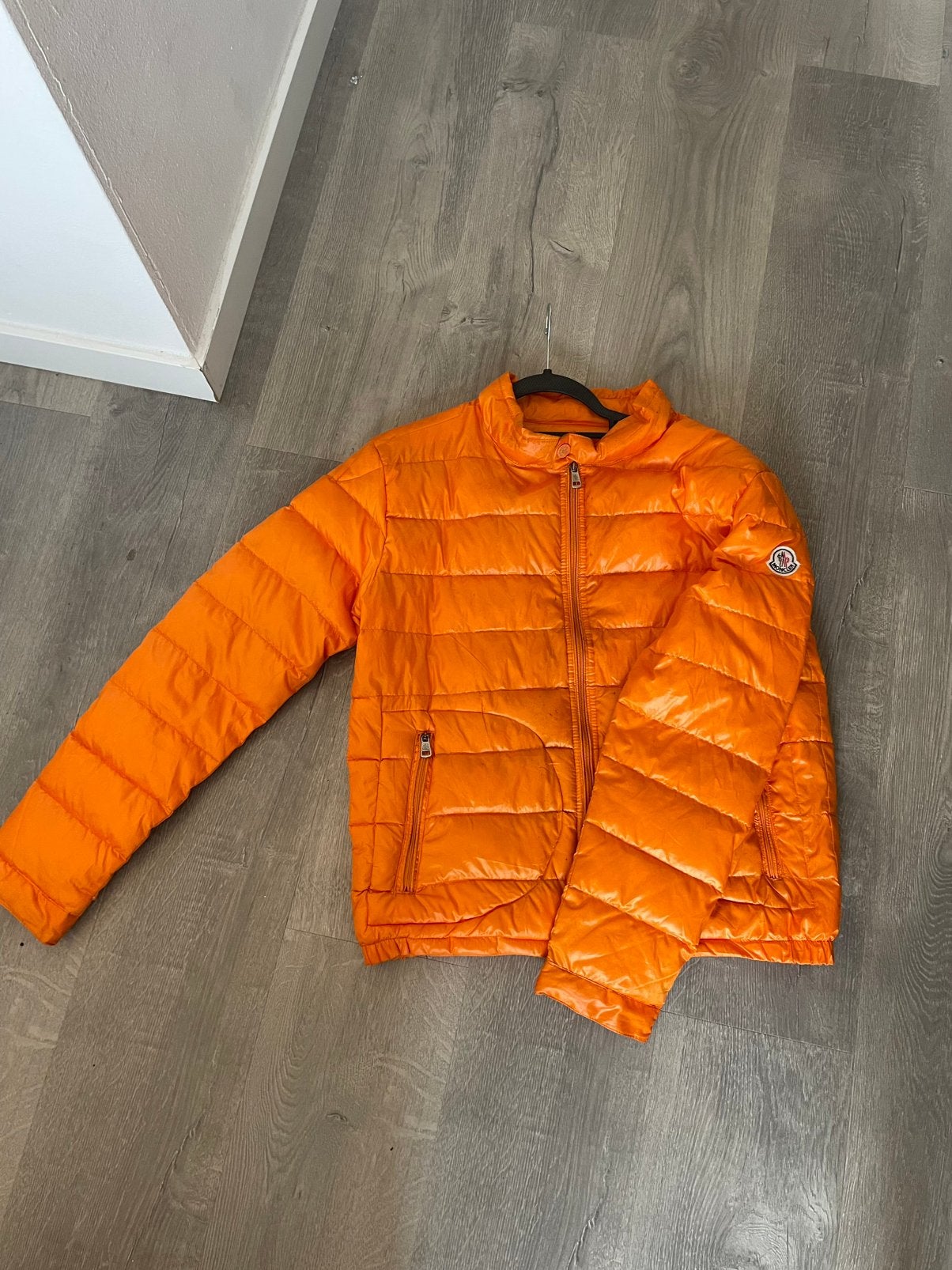 Oranje moncler jas – maat S, Ophalen, Gedragen, Oranje