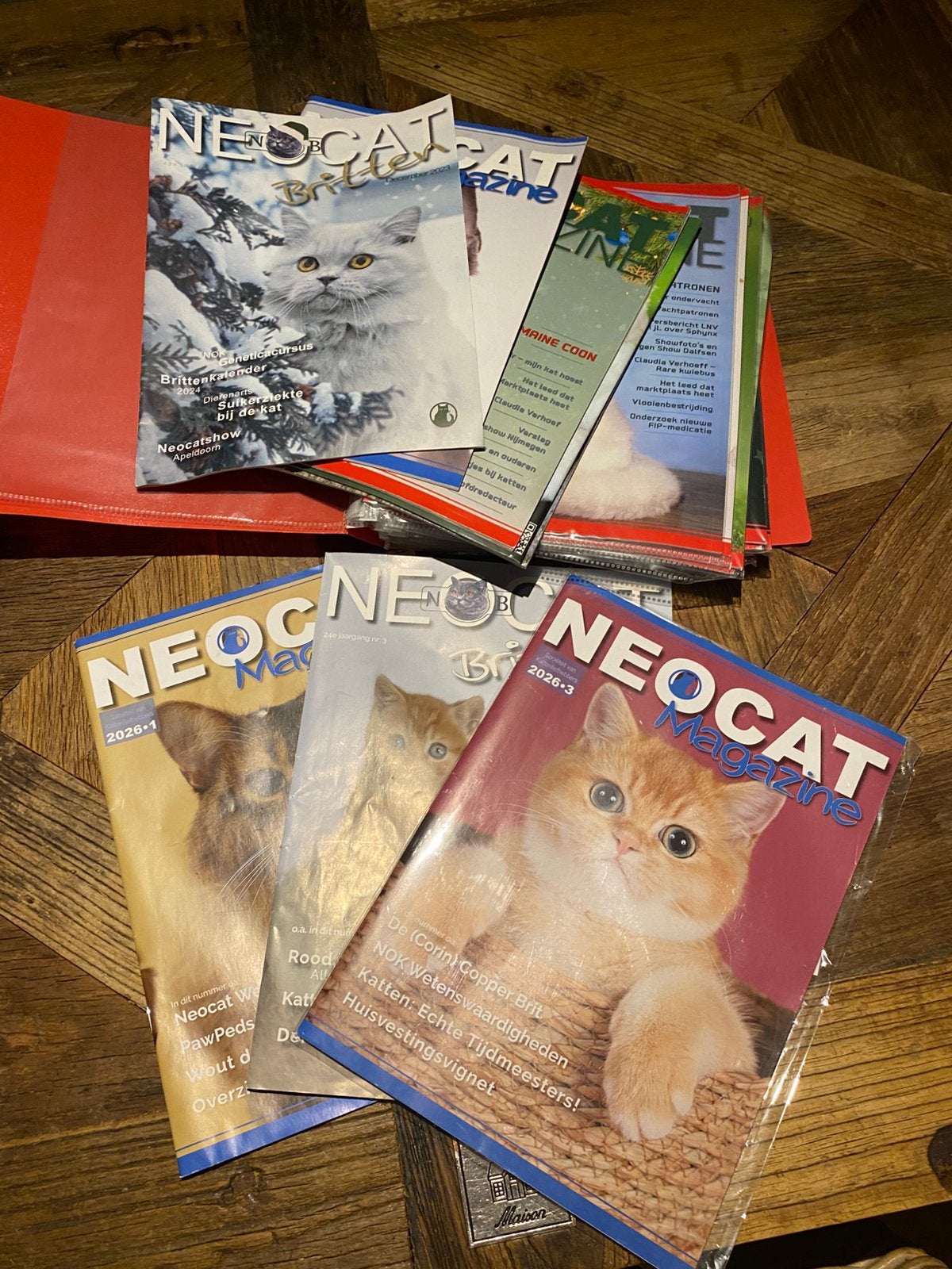 Wie heeft er interesse in neocat en britten tijdschriften?, Ophalen, Zo goed als nieuw, Damesbladen