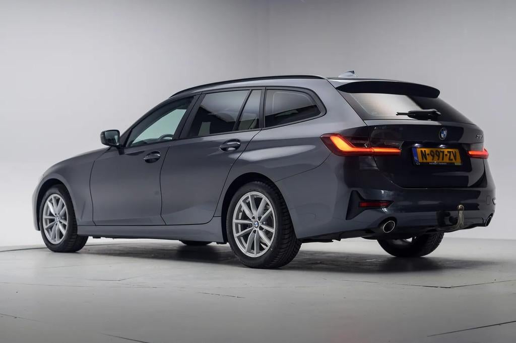 BMW 3 Serie Touring 318d Business [ Navi Trekhaak Carplay /, Auto's, BMW, 4 cilinders, 150 pk, Origineel Nederlands, Diesel