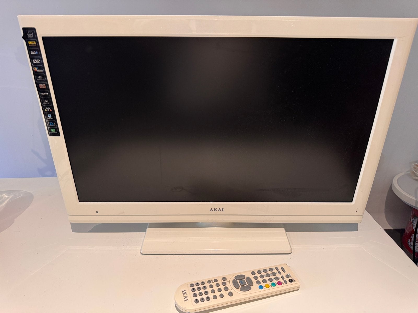 Akai ALED2405TWE LED TV/DVD Combi met DVB-T Tuner, 50 Hz, Ophalen, Overige merken, Gebruikt
