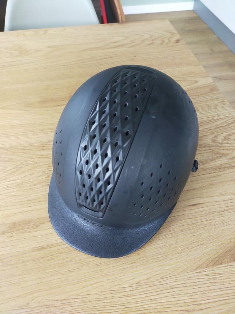 Cap. Decathlon. Zwart, maat 56 cm, Ophalen, Gebruikt