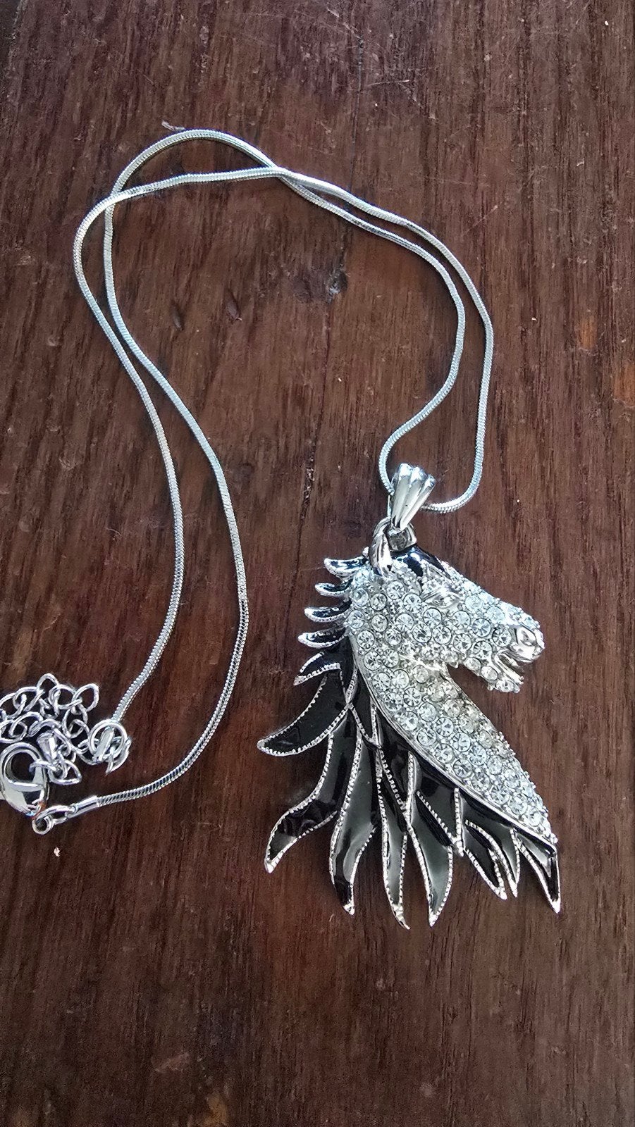 Hanger paard met strass en ketting, Overige materialen, Met hanger, Ophalen of Verzenden, Zo goed als nieuw