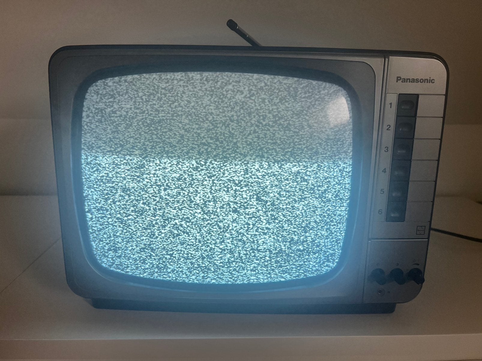 Uniek!! Panasonic TR-1208SA Vintage Zwart-Wit TV (1982), Ophalen