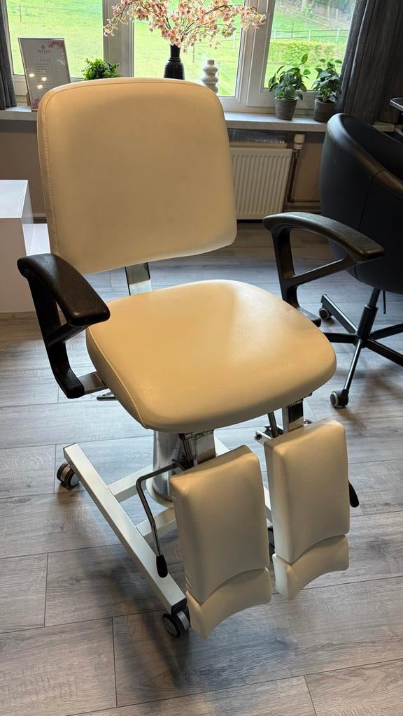 Pedicurestoel / Behandelstoel - Crème Wit, Ophalen, Gebruikt, Wit, Handen en Nagels