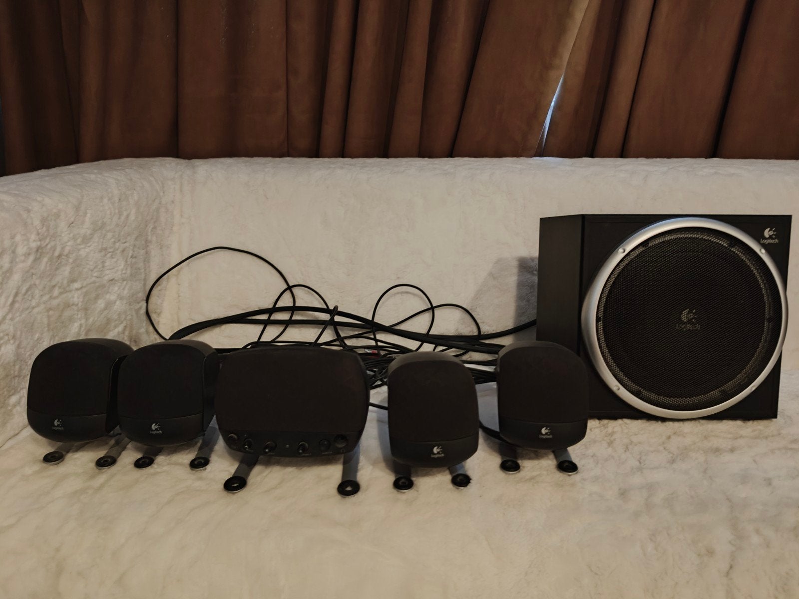Logitech 5.1 Surround Sound Systeem met Subwoofer, Ophalen, Gebruikt, Audiokanaal 5.1, Logitech