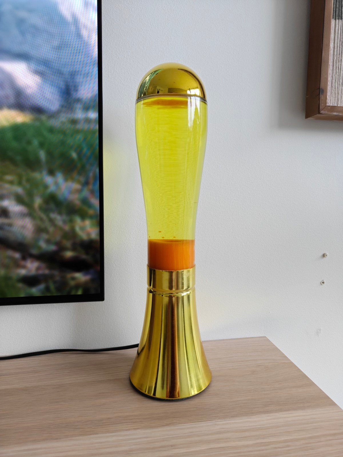 Gouden lavalamp - lampje defect, makkelijk te vervangen, Huis en Inrichting, E14 (klein), Goud, Vintage, Ophalen