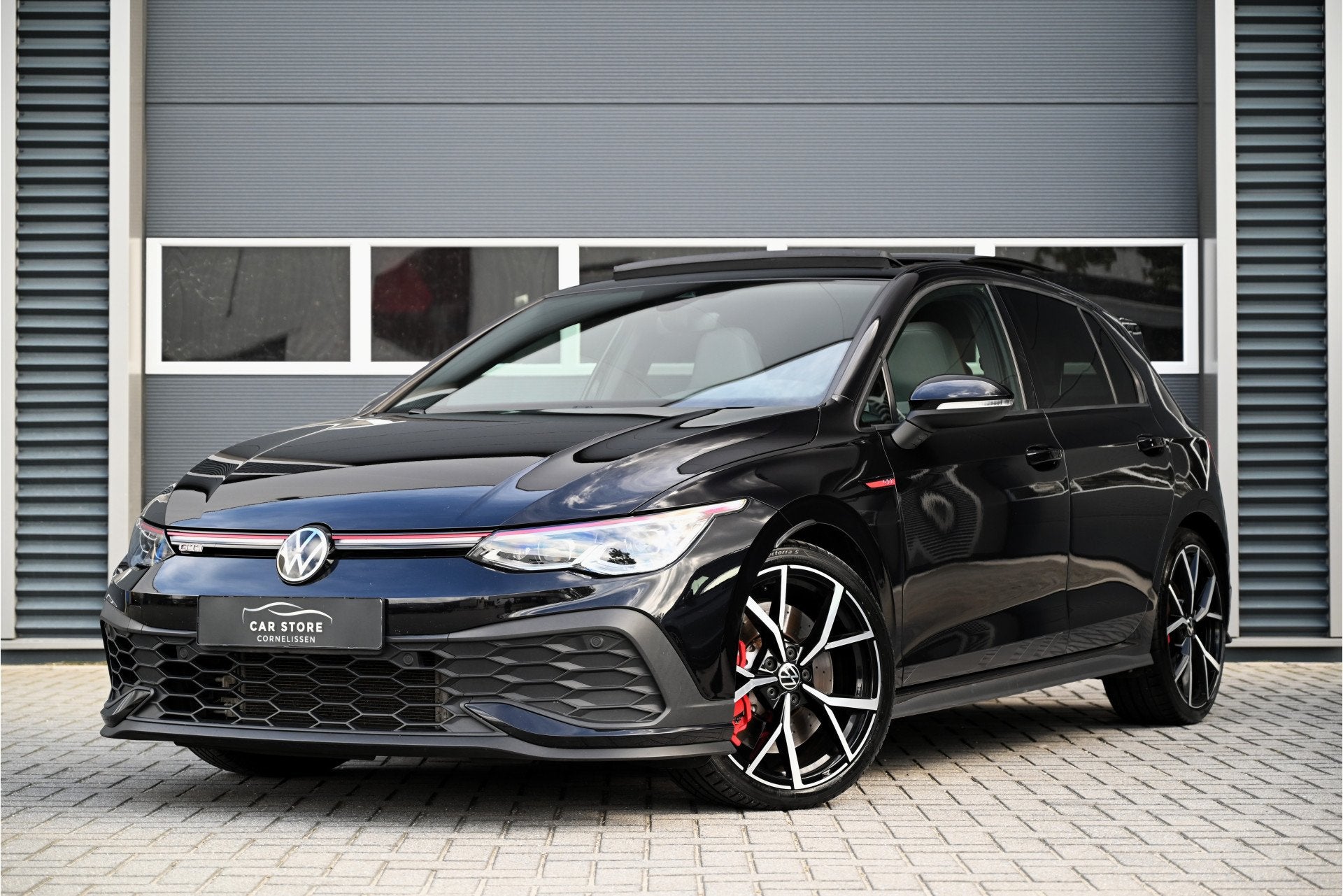 Volkswagen Golf 2.0 TSI GTI CLUBSPORT 300 PK / PANO / LEDER, 15 km/l, Gebruikt, Euro 6, 4 cilinders