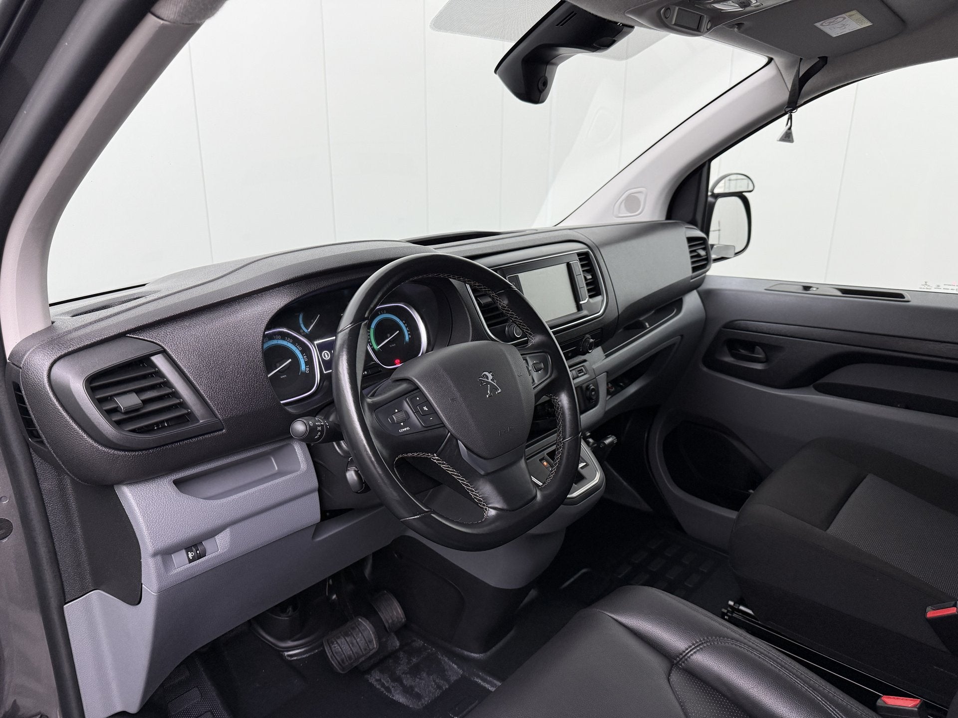 Peugeot e-Expert Lang Premium 75 kWh | Elektrisch | SOH 91,3, Auto's, Dealer onderhouden, 136 pk, Gebruikt, Elektrisch