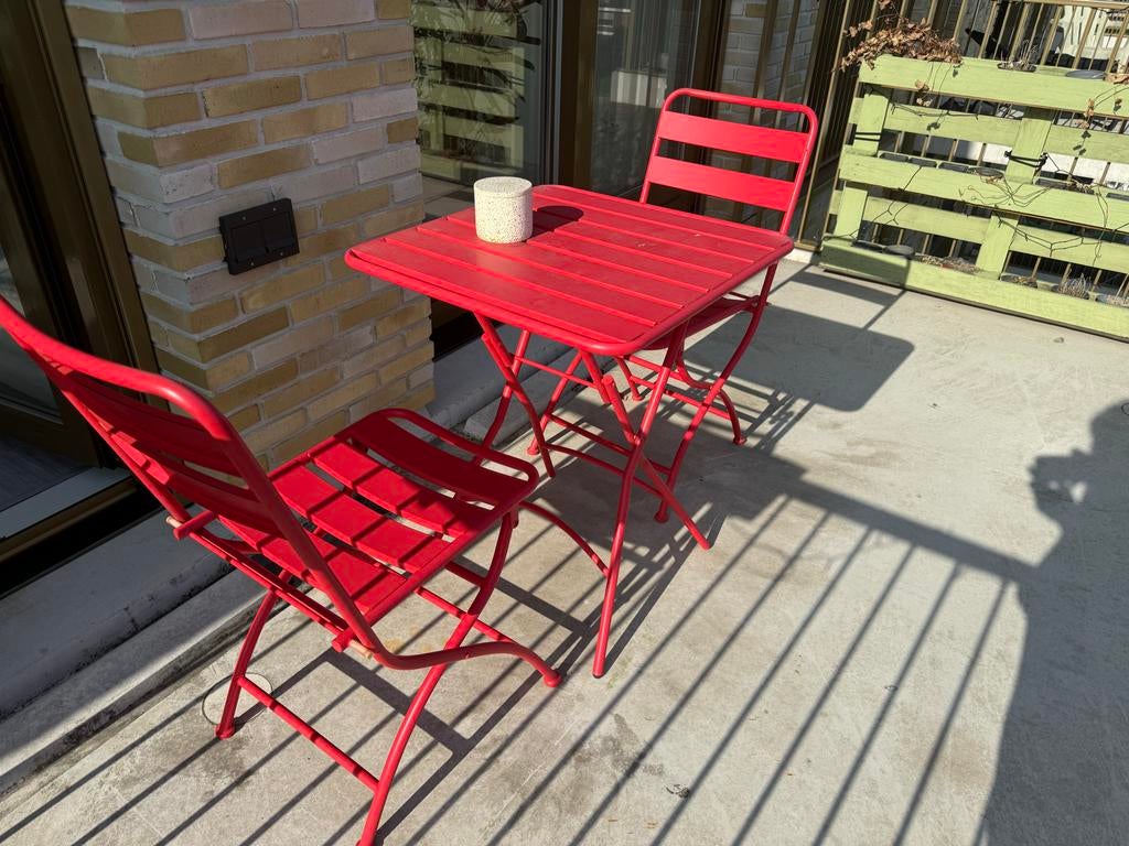Rode bistro set - 2 stoelen en tafel, Tuin en Terras, Overige materialen, Gebruikt, Eettafel, Tuinset