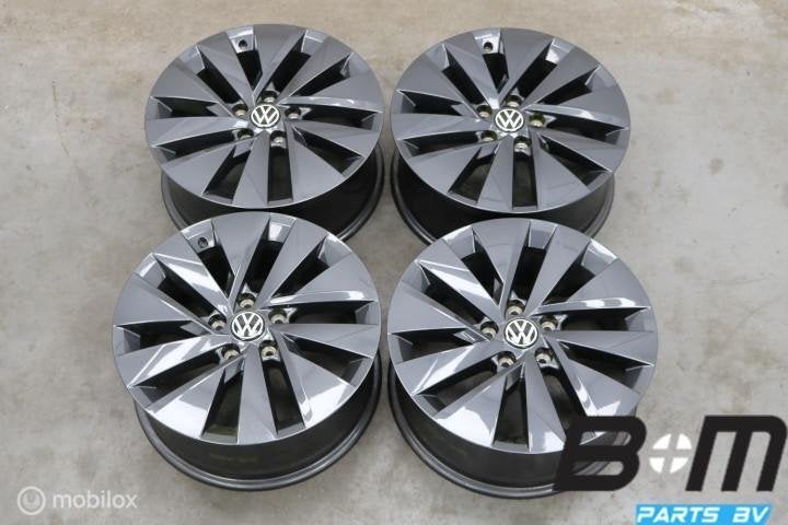 NIEUW! ORIGINEEL! 17 inch velgen VW Golf / T-Roc! 2GJ601025, Gebruikt, Velg(en), 17 inch, Personenwagen