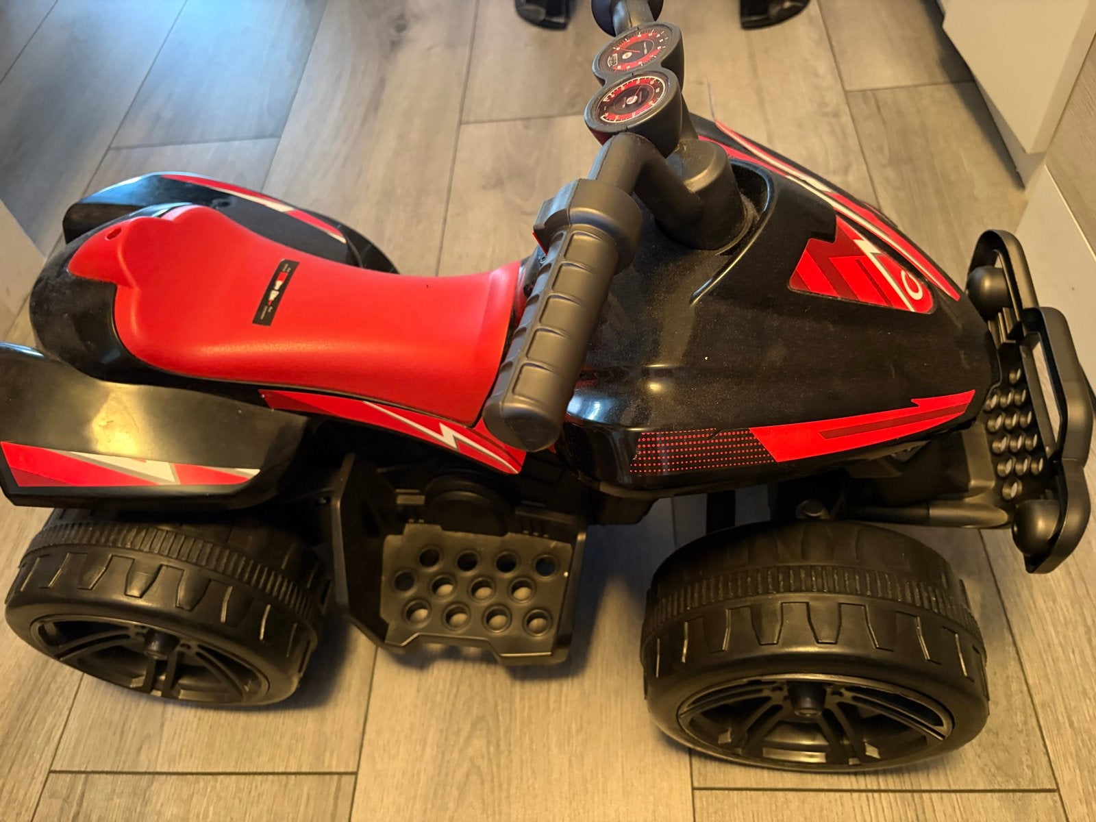 Elektrische kinderquad - Rood/Zwart, Ophalen, Gebruikt
