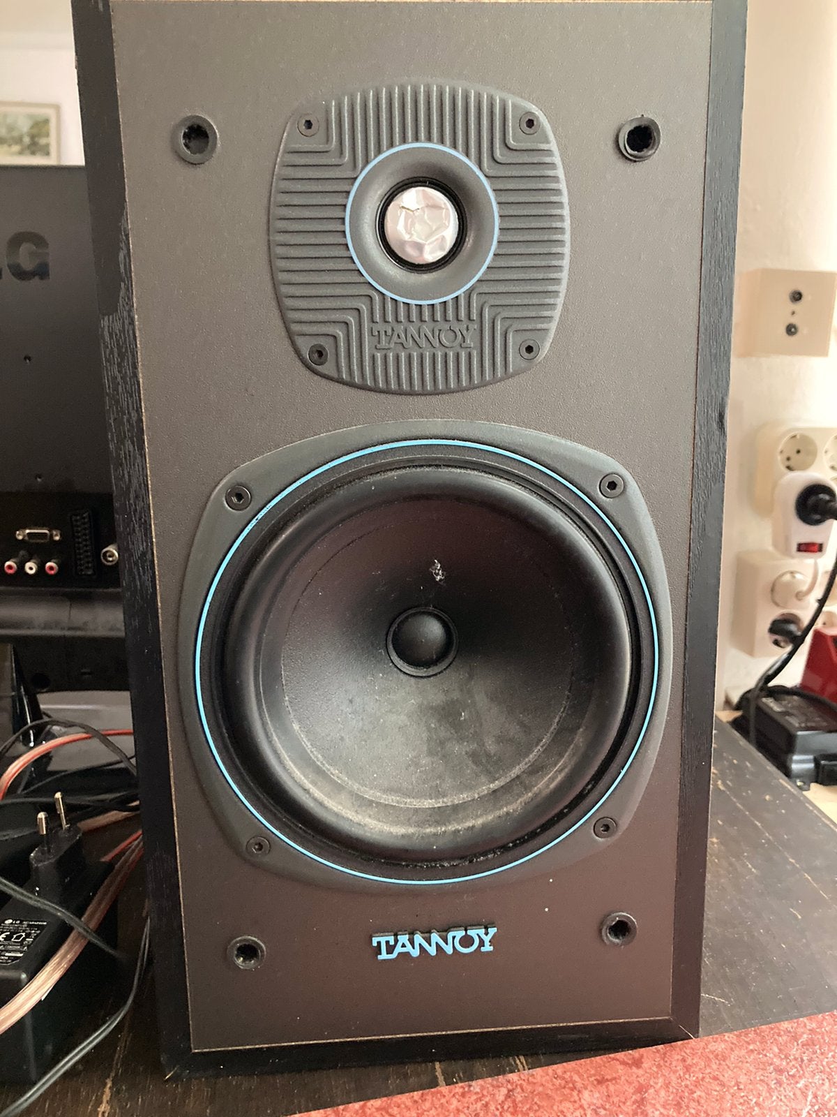 Platenspeler Thorens, tuner/versterker JVC en 2 boxen Tannoy, Overige merken, Gebruikt, Ophalen of Verzenden, 60 tot 120 watt