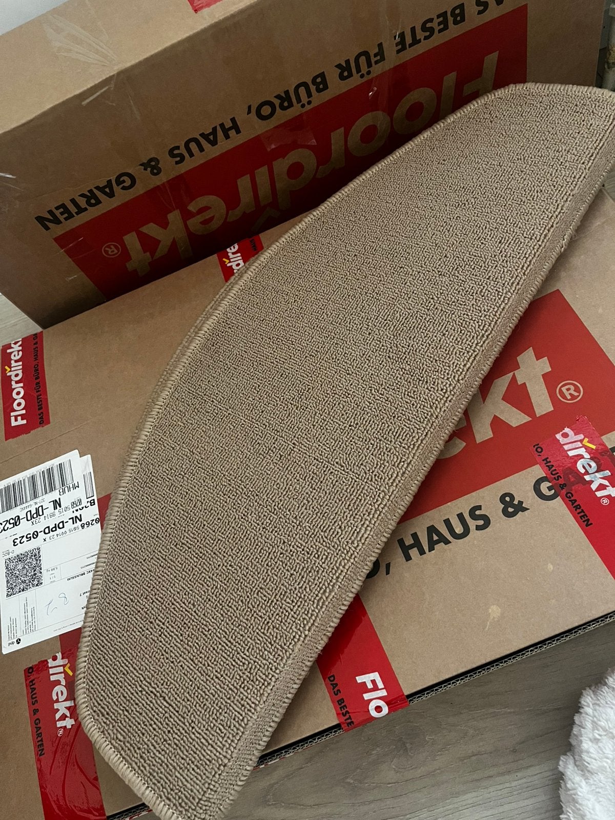 Halve maantjes voor op trap taupe, Huis en Inrichting, Stoffering | Vloerbedekking, Ophalen of Verzenden, Nieuw, Tapijt