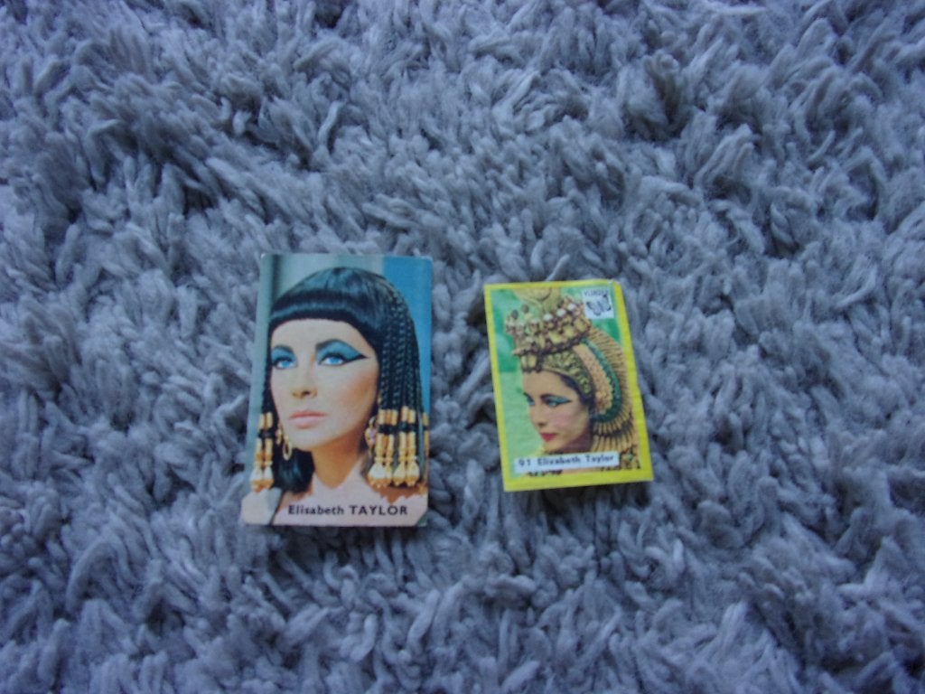 ELIZABETH TAYLOR VINTAGE VICTORIA+VLINDER VERZAMELKAARTJE, Ophalen, Gebruikt, Foto of Kaart