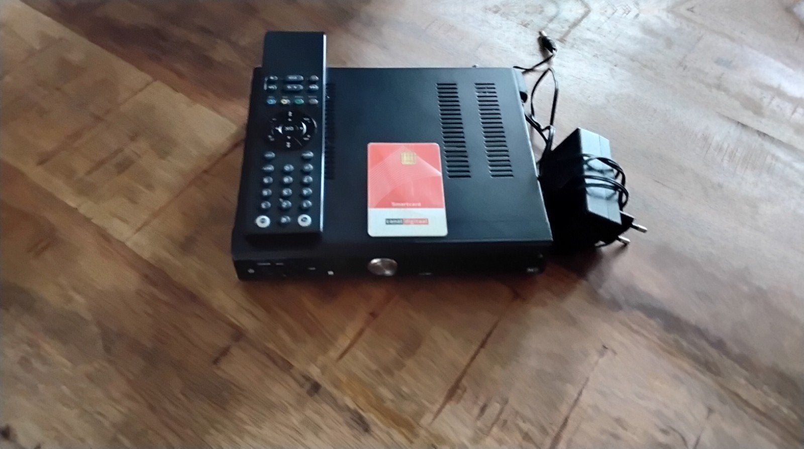 Satellietschotel met ontvanger en afstandsbediening, Ophalen of Verzenden, Gebruikt, (Schotel)antenne, Overige merken