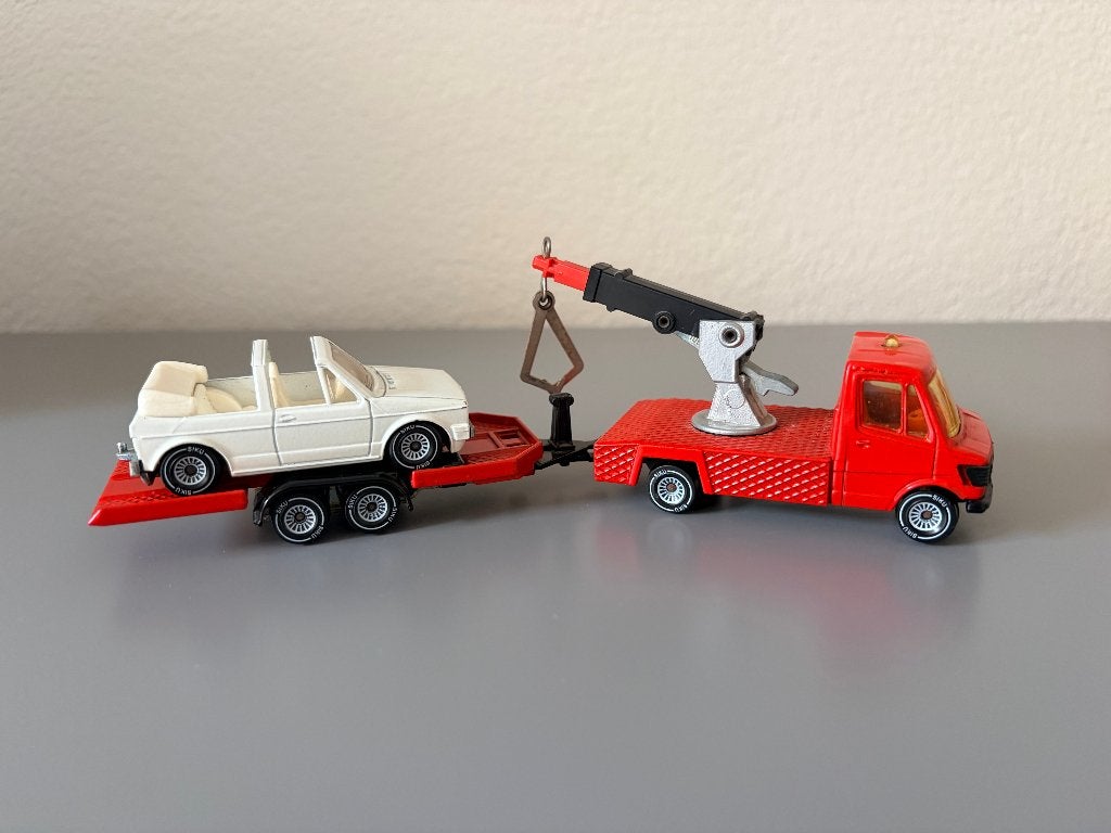 Siku 1622+2217+1033 Mercedes Takelwagen+trailer+VW Golf, Ophalen of Verzenden, Zo goed als nieuw, Bus of Vrachtwagen, SIKU